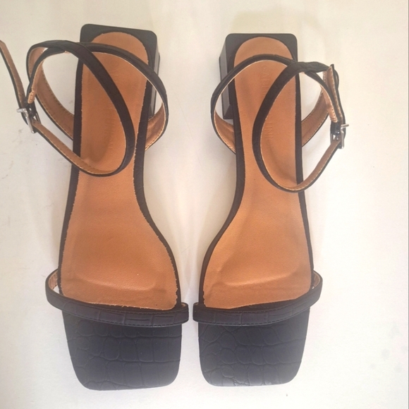 Gabrielle Union April Faux Leather Croc Embossed Ankle Sandals Size 10 - Picture 3 of 10